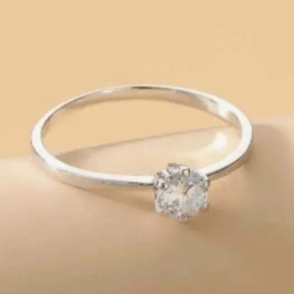NWT, Silver Dimond Ring